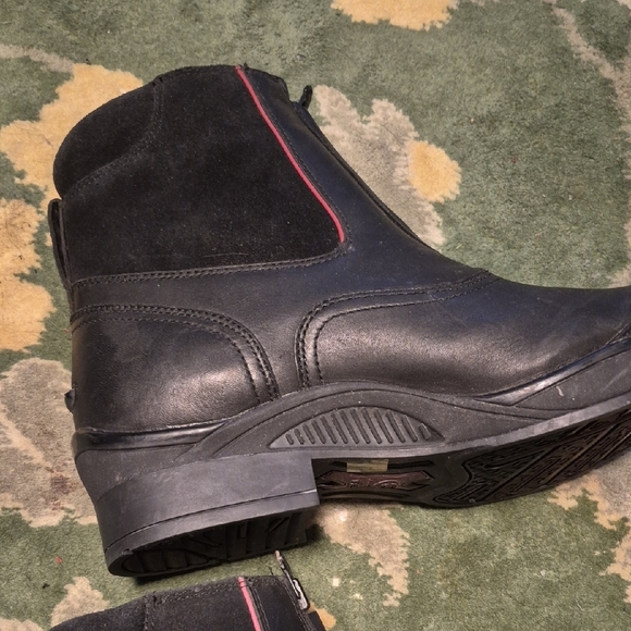 Ariat Men\'s Black and Red Rain Boots main image 12